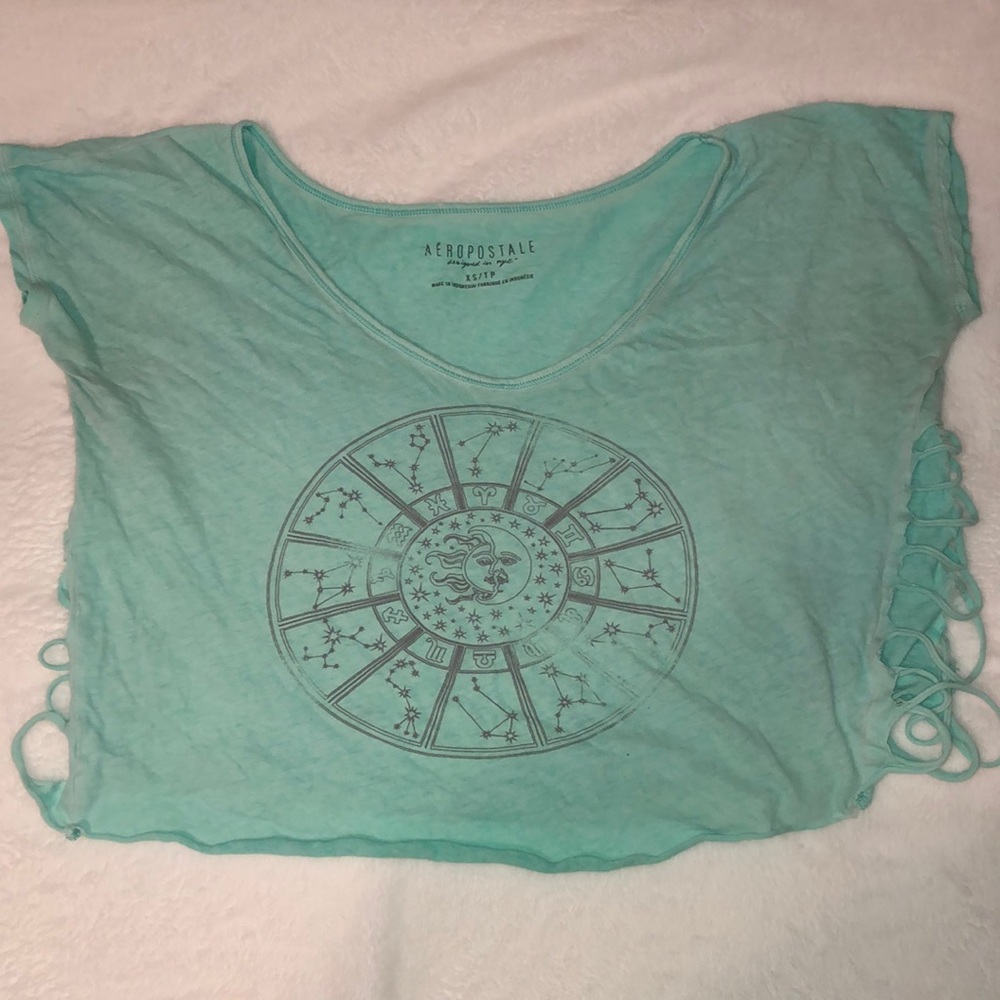 Cute Aeropostale crop top 🤩